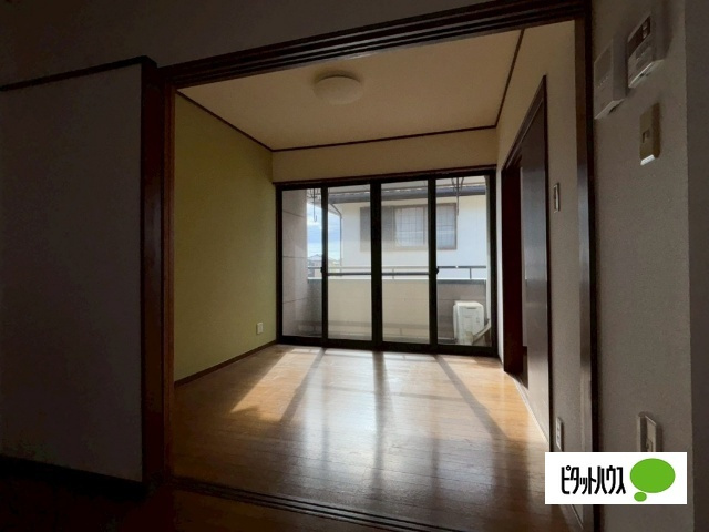 エトワール太田Aの居間・リビング