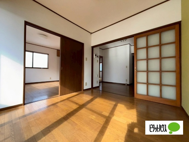 エトワール太田Aの居間・リビング