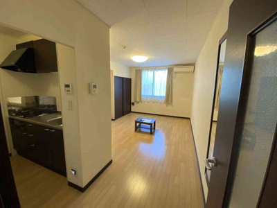 【居間・リビング】 | レオネクストセジュールカーサⅣ | 設備・仕様は号室により異なる為、現況を優先致します。