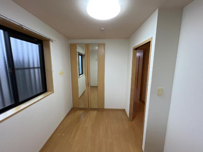 【内装】 | グローブ　コート | 洋室