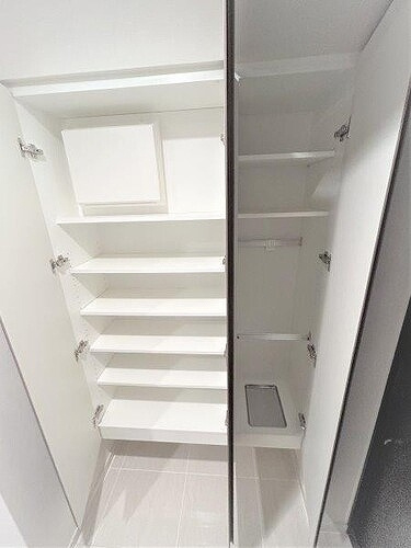 オープンレジデンシア栄サザンスクエアの収納|下足入 内装後 前回募集時／2023年5月の写真