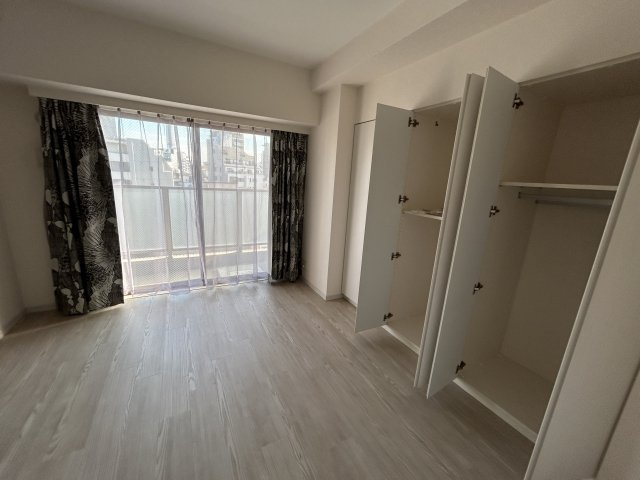 グラントレゾール浅草の洋室