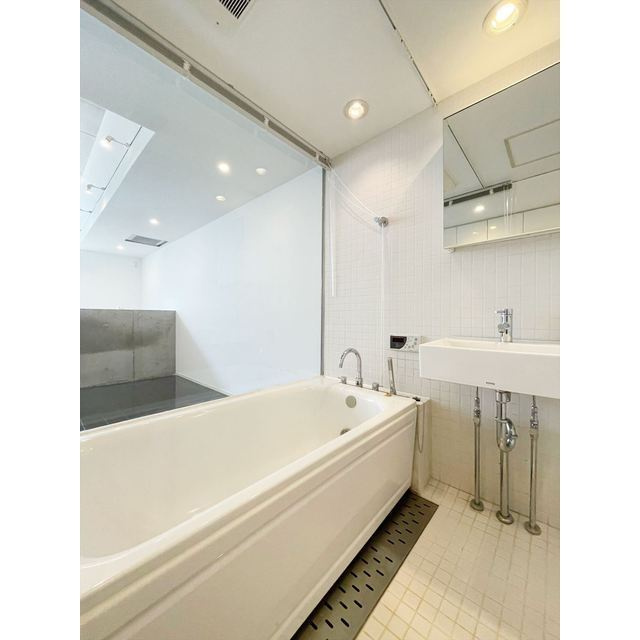 イプセ学芸大学の内装