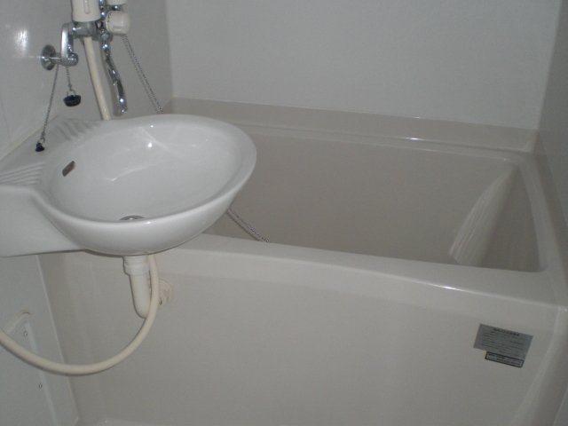 レオパレスリソーの浴室