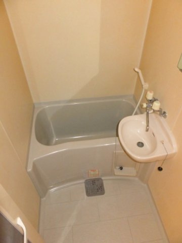 レオパレスＦＩＮＥの浴室