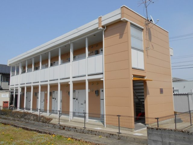 レオパレスＲＥＤの外観