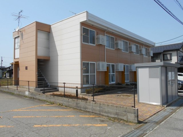 レオパレスＲＥＤの外観