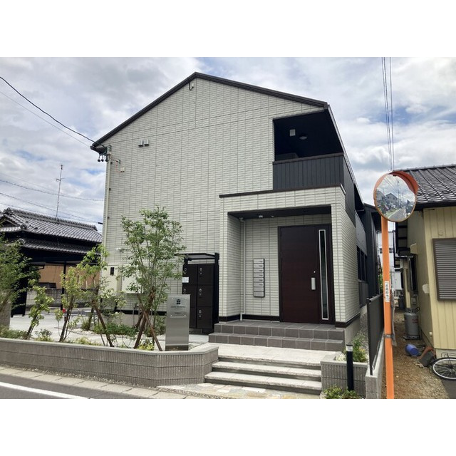 各務原市鵜沼三ツ池町２丁目のアパートの外観