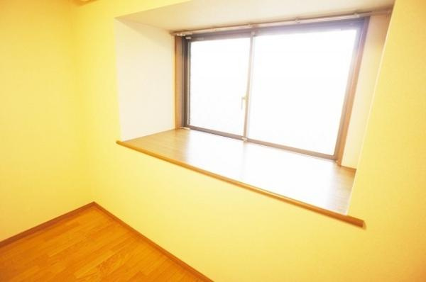 ケニーフラッツ玉川の洋室