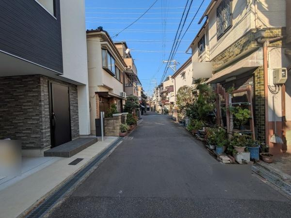 【前面道路含む現地写真】 | 門真市大橋町　中古戸建