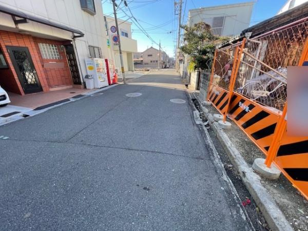 【前面道路含む現地写真】