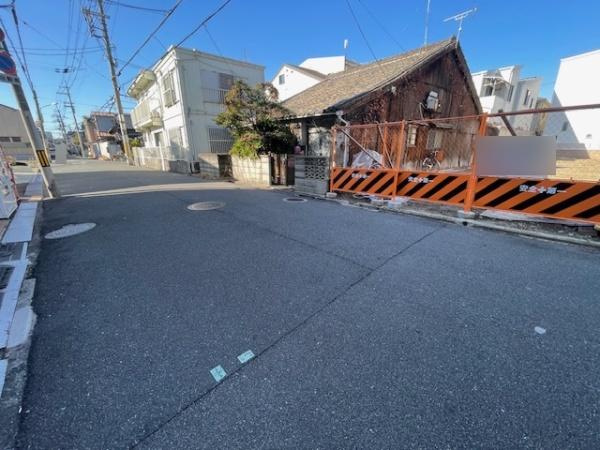 【前面道路含む現地写真】