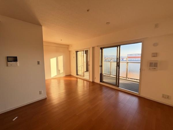 【居間・リビング】 | メロディーハイム住道ガーディア　中古マンション