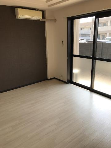 【居間・リビング】 | クイーンズ　優 | 明るいリビング