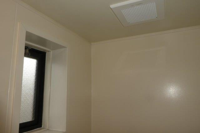 ジョイラックスＡの浴室|浴室窓・換気扇