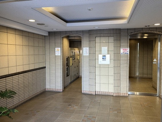 【エントランス】