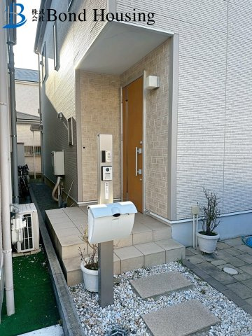 JR「魚住駅」徒歩約12分の好立地　魚住町西岡　築13年の玄関