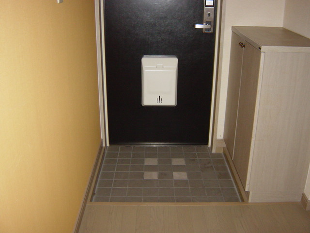 ネオパリエＡの玄関|玄関