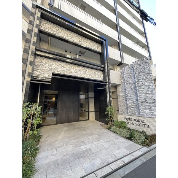 スプランディッド難波SOUTHのエントランス