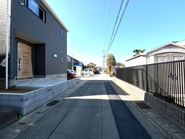 クワイエ　羽島市江吉良町第５　全１区画分譲の前面道路含む現地写真|「現地（2026年2月３日）撮影」　
■前面道路　
■ヤマダ不動産　株式会社リライフ