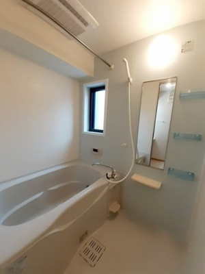 【浴室】 | コージーコート朝霧Ⅰ番館 | 落ち着いた空間のお風呂です