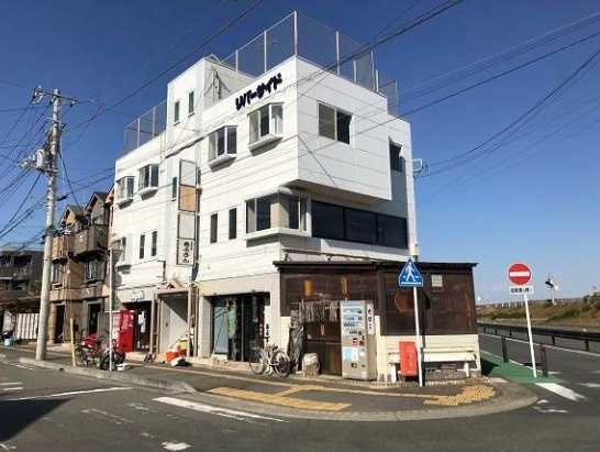 リバーサイド