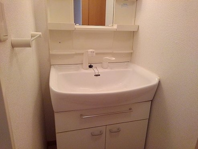 【洗面所】 | エクセレント・御着 | ゆったりとスペースのある洗面所