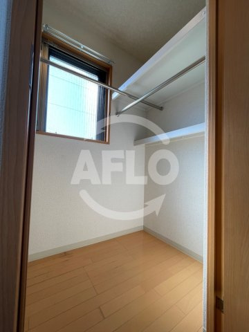 ヴェルドミール・ユモト　東粉浜小学校区の収納|ヴェルドミール・ユモト　クローゼット