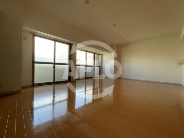 ヴェルドミール・ユモト　東粉浜小学校区の居間・リビング|ヴェルドミール・ユモト　リビング