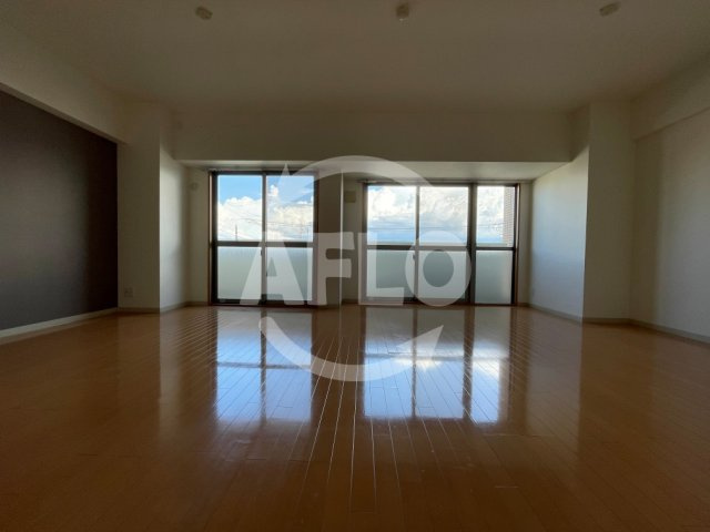 ヴェルドミール・ユモト　東粉浜小学校区の居間・リビング|ヴェルドミール・ユモト　居間