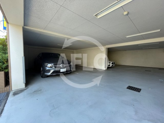 ヴェルドミール・ユモト　東粉浜小学校区の駐車場|ヴェルドミール・ユモト　駐車場