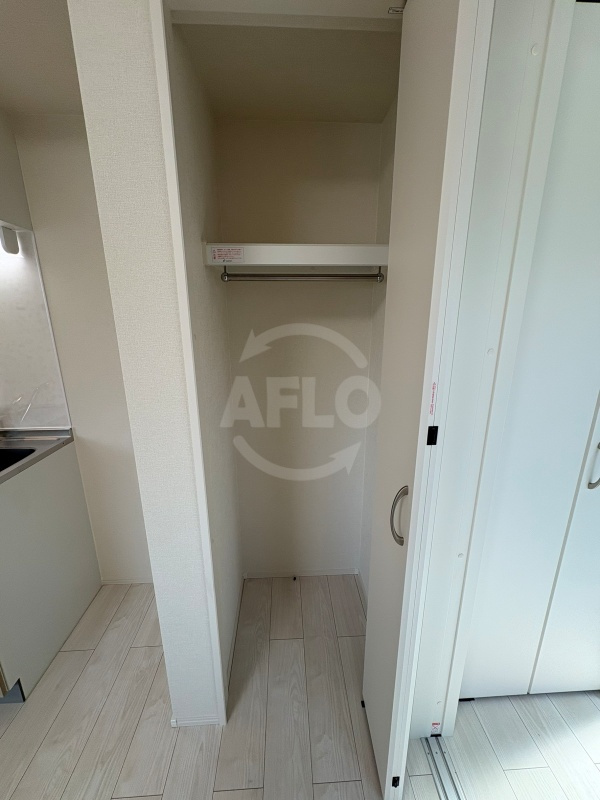 ハーモニーテラス遠里小野Ⅲの収納|ハーモニーテラス遠里小野Ⅲ　クローゼット