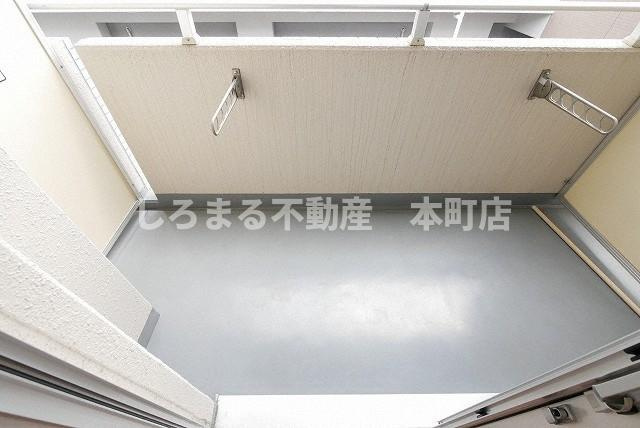 アーデンタワー靭公園のバルコニー