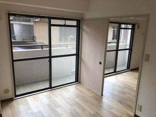 エレガンス喜連の居間・リビング