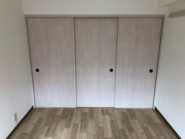 エレガンス喜連の収納