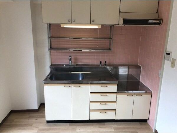 エレガンス喜連のキッチン