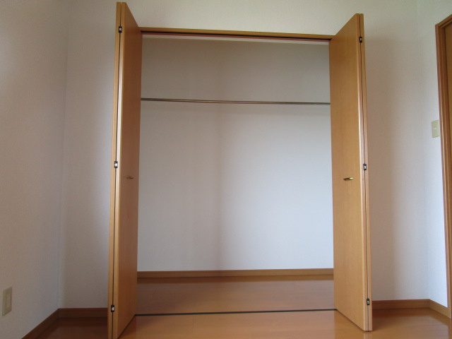 ハミングハイツの洋室