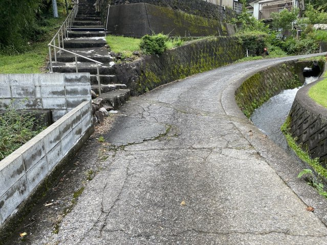 下田市　箕作の前面道路含む現地写真