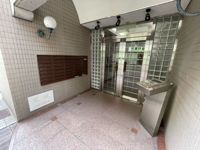 ユタカ第2ビルのエントランス