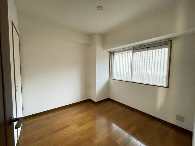 ユタカ第2ビルの居間・リビング