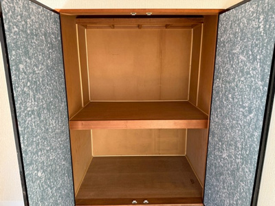 【展望】 | ポルポラ | 共用廊下内、玄関横に洗濯機置き場があります！専用のカバーも売っているのでこれを使えば洗濯機が雨に濡れません♪