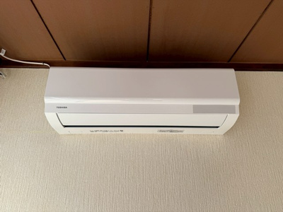 【設備】 | ポルポラ | 洋室5帖のお部屋には暑い夏や寒い冬に大活躍のエアコン付きです☆冷暖房完備で1年中快適に過ごせます♪
