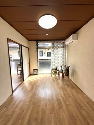 【洋室】 | ポルポラ | 南向き洋室5帖☆洋室のお部屋は毎日のお手入れもラクラクできちゃいます！エアコン付きで1年中快適に過ごせますね☆