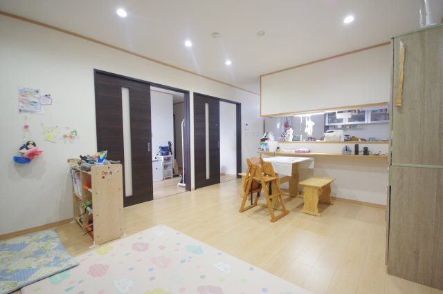 宇都宮市上欠町　戸建ての居間・リビング|約16帖のLDK