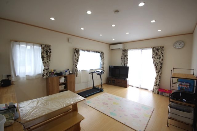 宇都宮市上欠町　戸建てのキッチン|作業スペースが広くゆとりあるシステムキッチン