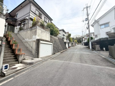 【前面道路含む現地写真】 | 高槻市安岡寺町1丁目　中古戸建