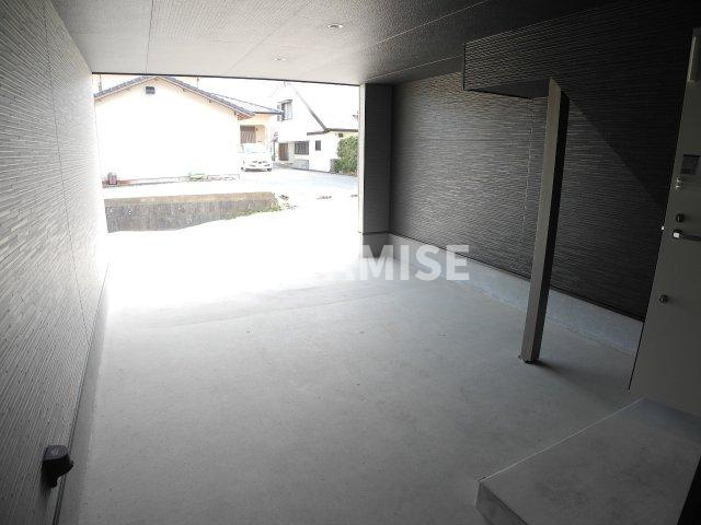 KAMIASO　BASEの駐車場|※同物件同室タイプの写真でございます※現況を優先します※