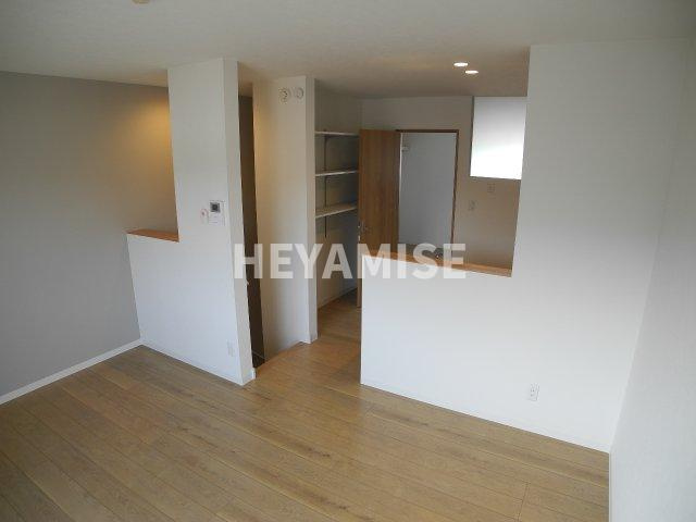 KAMIASO　BASEの居間・リビング|※同物件同室タイプの写真でございます※現況を優先します※