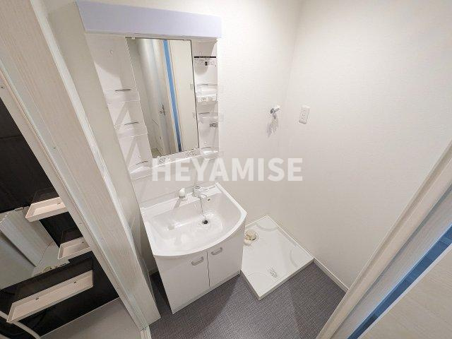 デ・クメール西小路の洗面所