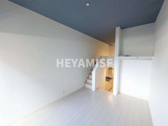 デ・クメール西小路の居間・リビング